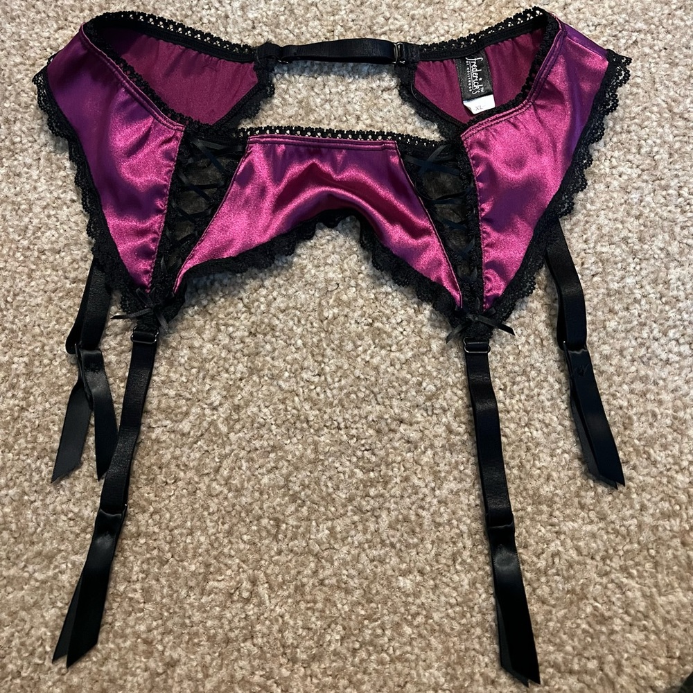 Fredericks of Hollywood garter